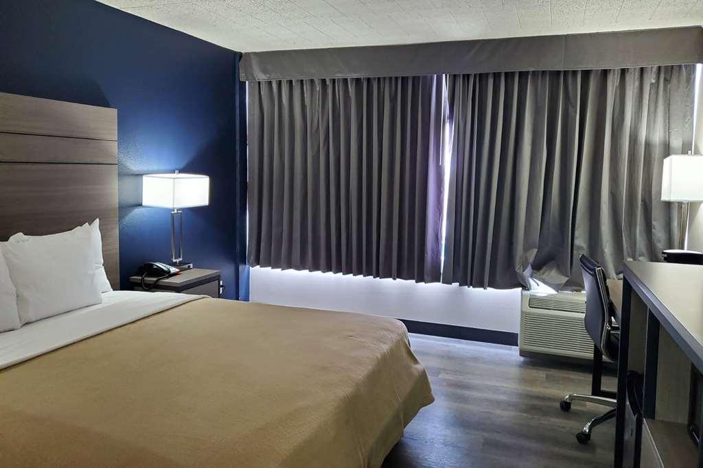 Baymont By Wyndham Laredo Hotel Cameră foto